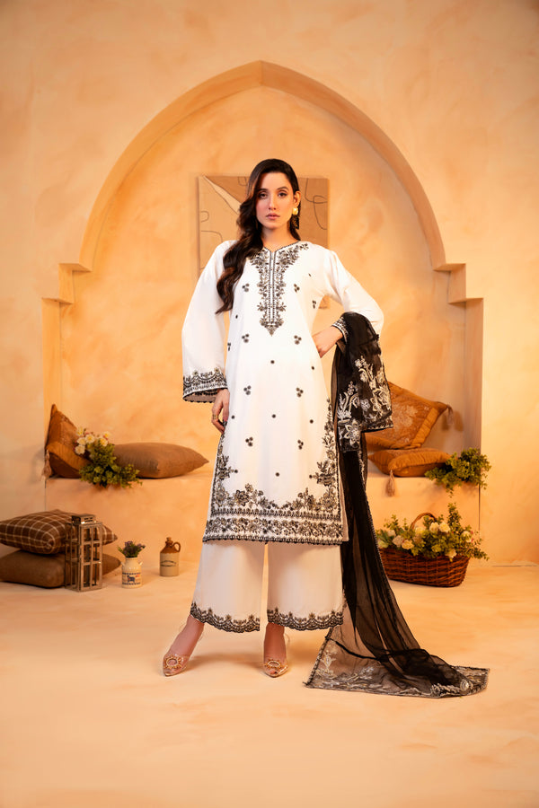Hoor-e-Noor Lawn Embroidery 3 Piece Suit
