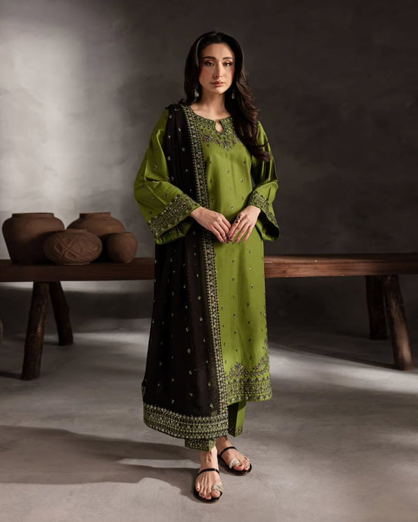 Ezza lawn 3PC – Elegance in Every Thread